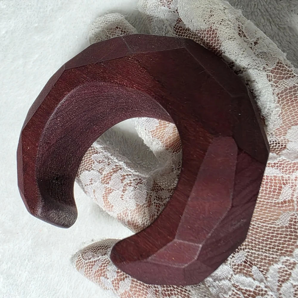Monies Vinrage Wooden Bracelet In EUC